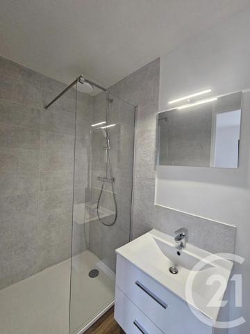 Appartement F2 à vendre  2 pièces - 38,39 m 2   LE BOURGET  - 93
