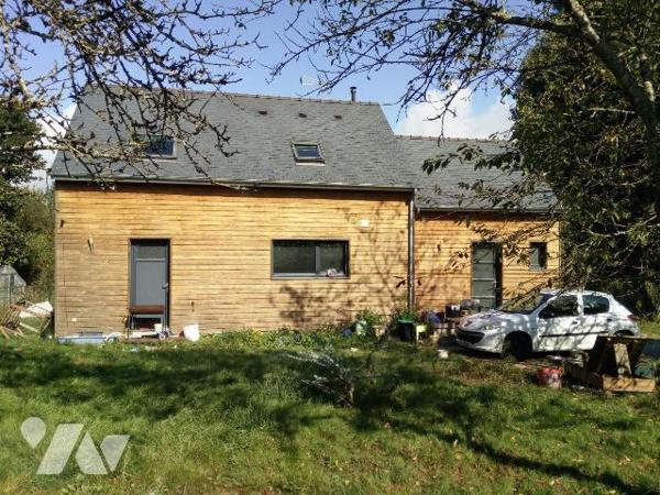 10 min. VILLAINES-LA-JUHEL (53), en campagne, maison d'habitation en ossature bois, couverte en...