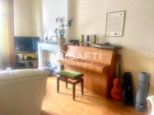 Charmante maison de ville avec grand jardin et trois garages au cœur de Douai