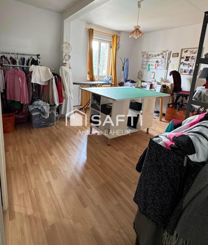 Charmante maison de ville avec grand jardin et trois garages au cœur de Douai