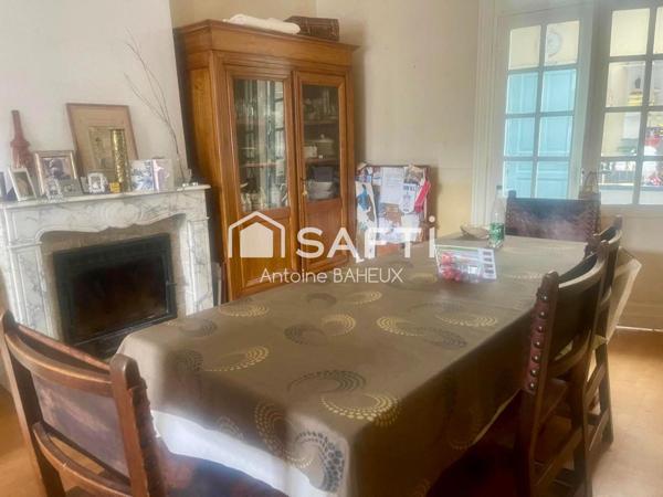 Charmante maison de ville avec grand jardin et trois garages au cœur de Douai