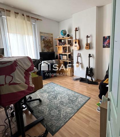 Charmante maison de ville avec grand jardin et trois garages au cœur de Douai