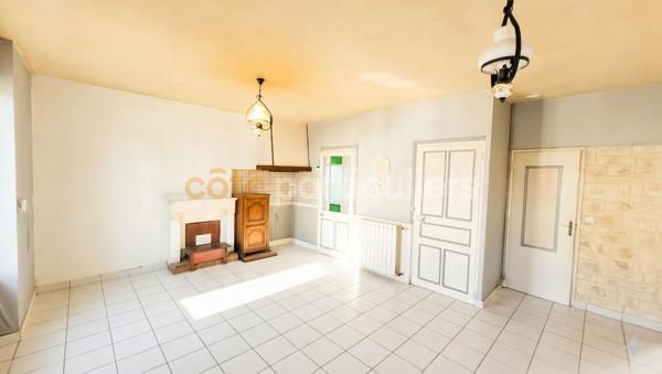 Vente
                Maison73,31 m² - 4 Pièces -
                    L AIGUILLON LA PRESQU ILE (85460)