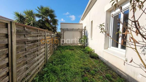 Vente
                Maison73,31 m² - 4 Pièces -
                    L AIGUILLON LA PRESQU ILE (85460)