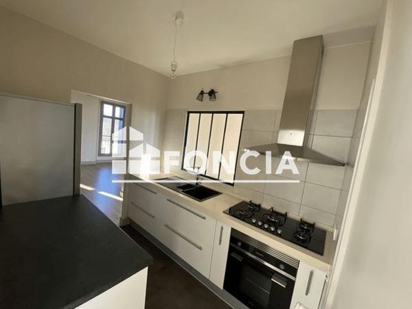 Location Appartement 4 pièces 96.4 m² - 71 RUE CONDORCET Poitiers 86000