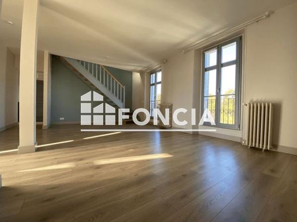 Location Appartement 4 pièces 96.4 m² - 71 RUE CONDORCET Poitiers 86000