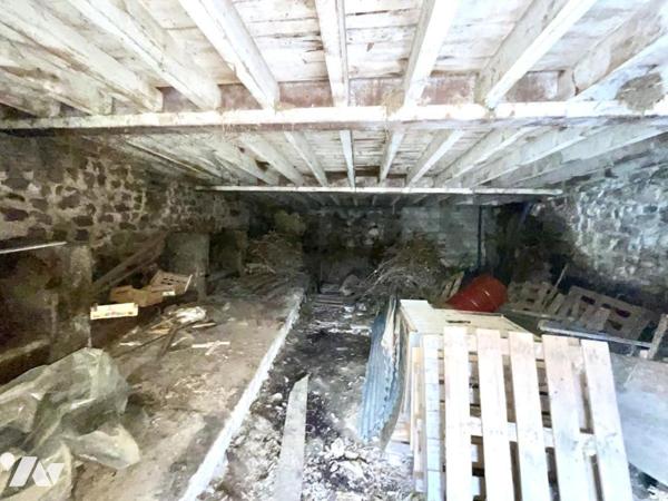 A VENDRE CORPS DE FERME A RENOVER - SARROUL 48200