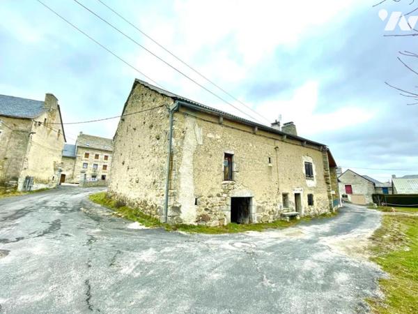 A VENDRE CORPS DE FERME A RENOVER - SARROUL 48200