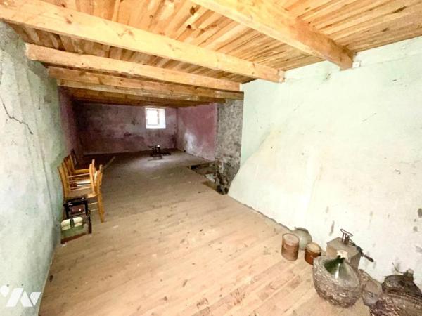 A VENDRE CORPS DE FERME A RENOVER - SARROUL 48200