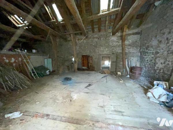 A VENDRE CORPS DE FERME A RENOVER - SARROUL 48200