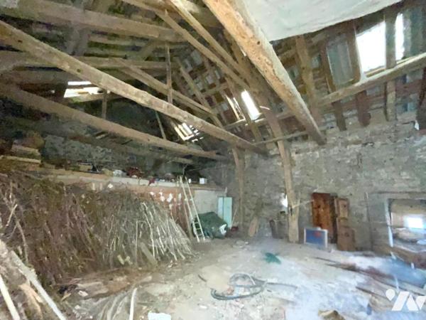 A VENDRE CORPS DE FERME A RENOVER - SARROUL 48200