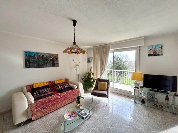 Lumineux T4 en étage élevé avec Vue Dégagée