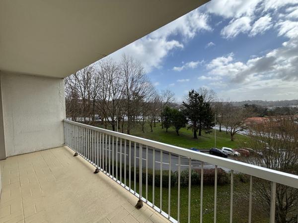 Lumineux T4 en étage élevé avec Vue Dégagée