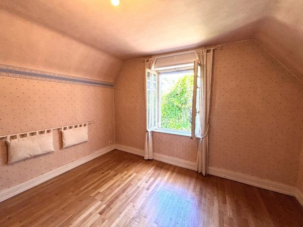 Maison 6 pièce(s) 5 chambre(s) 180 m²