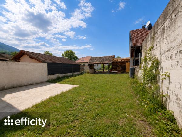 Maison
         5 pièces
        - 150 m² Exclusivité 475 000 € *