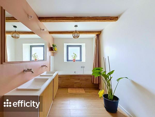 Maison
         5 pièces
        - 150 m² Exclusivité 475 000 € *