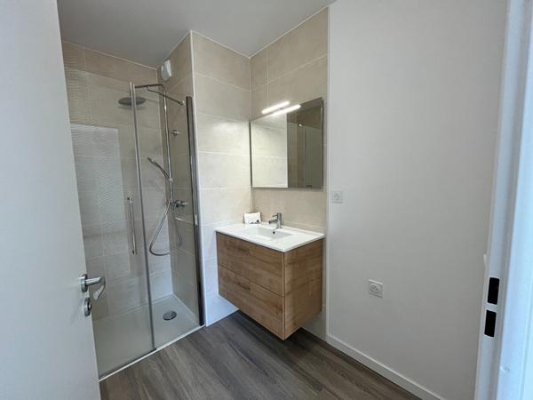 Location appartement Clermont-Ferrand - 2 pièce(s) - 38 m² - 640 €/mois