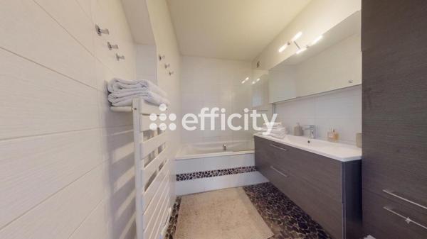 Appartement
         4 pièces
        - 89 m² 279 000 € *
