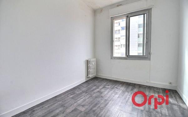 Appartement à vendre    2 pièces • 33,16 m2 Marseille 7