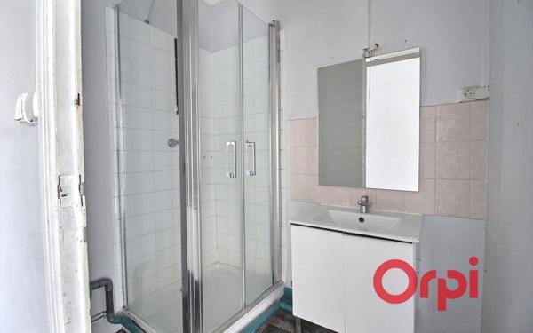 Appartement à vendre    2 pièces • 33,16 m2 Marseille 7