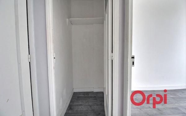 Appartement à vendre    2 pièces • 33,16 m2 Marseille 7