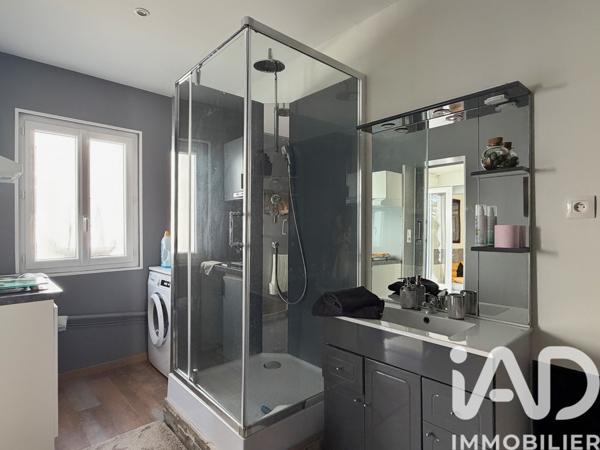 Maison à vendre 4 pièces 130 m² Gond-Pontouvre