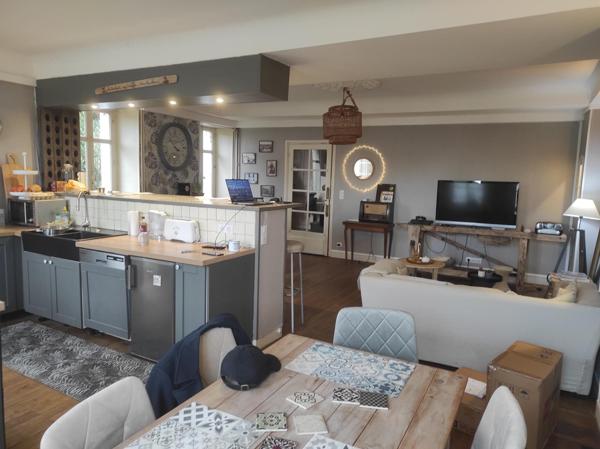 Maison à SAINT-JEAN-D'ANGELY, 17400 - 8 pièces 190m²