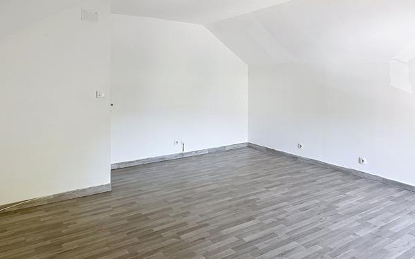 Immeuble à vendre    6 pièces •  Murat