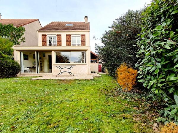 Maison individuelle à OSNY secteur LES FONDS DE CHARS - 7 pièces de 128.06m²