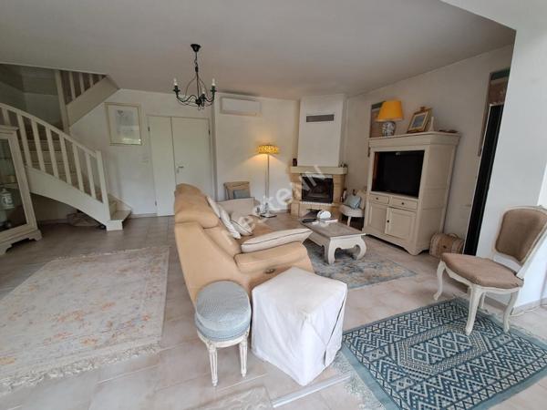 Maison individuelle à OSNY secteur LES FONDS DE CHARS - 7 pièces de 128.06m²