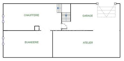 À Chanteau, aux portes d’Orléans, découvrez cette maison familiale d’environ 150 m² habitables, implantée sur un terrain de plus de 900 m².

Soyons clairs : cette maison s’adresse à des acquéreurs qui n’ont pas peur des travaux. Elle nécessite une rénovation et une remise au goût du jour, mais elle offre une base saine, de beaux volumes et surtout un potentiel particulièrement intéressant au regard de sa surface, de son terrain et de sa localisation.

Au rez-de-chaussée, vous trouverez une entrée, une cuisine, un séjour de plus de 28 m², un grand bureau de 21 m² pouvant évoluer selon vos besoins, une chambre, une salle de bains et un WC.

À l’étage, la maison propose trois espaces à exploiter : une grande chambre, une petite pièce sans ouverture pouvant servir de dressing, de bureau ou de rangement, ainsi qu’un espace de type grenier déjà isolé, plaqué, chauffé et équipé d’une fenêtre. Les peintures et les finitions restent à réaliser.

La maison dispose également d’un sous-sol complet de près de 100 m², comprenant un garage, un atelier, une buanderie et une chaufferie.

Des devis de rénovation ont déjà été réalisés afin de permettre aux futurs acquéreurs de mieux se projeter et d’estimer leur budget travaux.

Cette maison représente une véritable opportunité pour une famille, un artisan ou des acquéreurs recherchant une grande surface aux portes d’Orléans, avec la possibilité de créer un intérieur entièrement à leur image.

150 m² habitables, plus de 900 m² de terrain, un sous-sol complet et un prix tenant compte des travaux à prévoir : une occasion rare à Chanteau pour ceux qui souhaitent retrousser leurs manches et donner une seconde vie à cette maison.