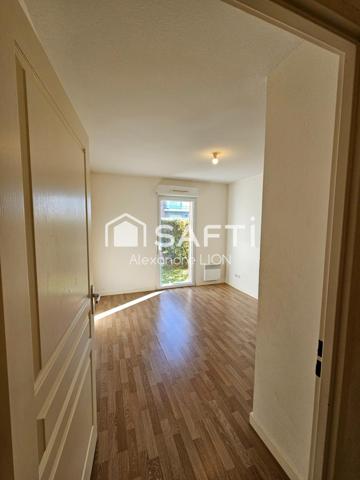 Appartement lumineux orienté Est Ouest, avec petit jardin agréable