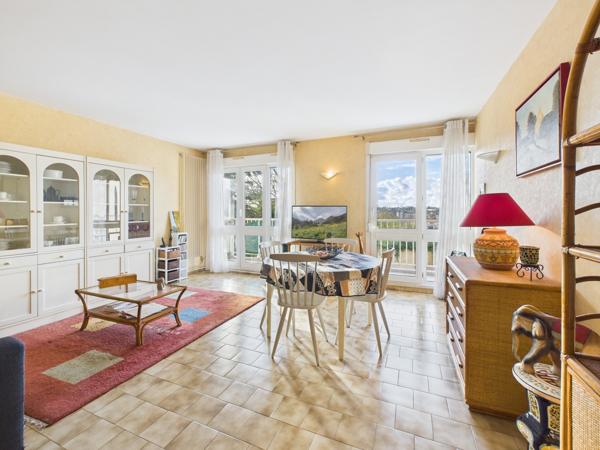 Corbeil-Essonnes (91100) À vendre – Spacieux T4 avec balcon, cave et box à Corbeil-Essonnes