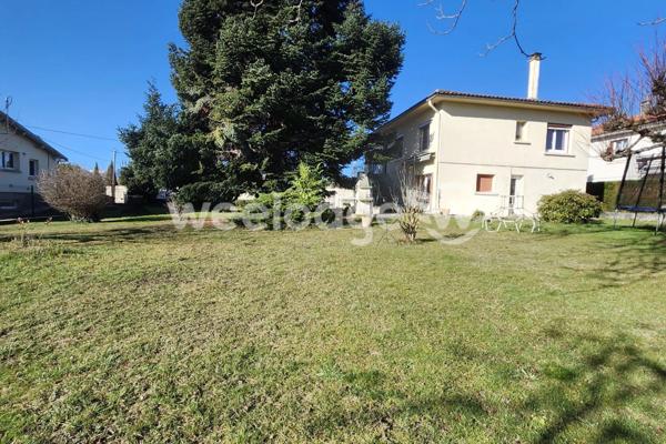 Maison à vendre 7 pièces de 166 m² à Montréjeau