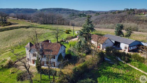 Maison avec Vue 16hectares et dépendances