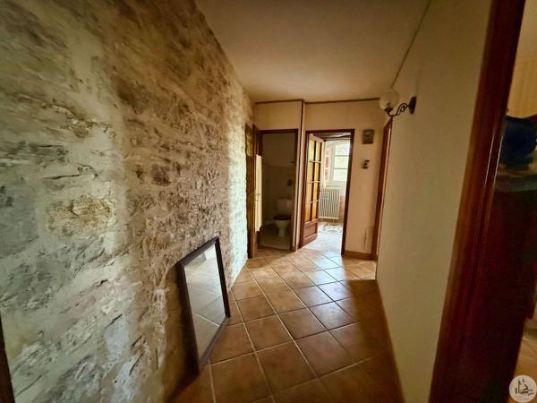 Maison avec Vue 16hectares et dépendances