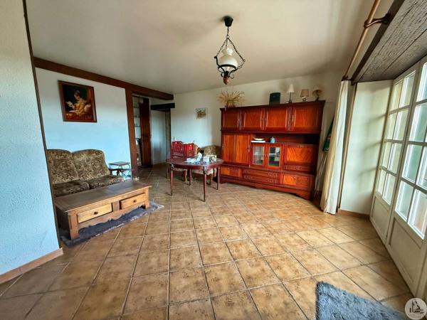 Maison avec Vue 16hectares et dépendances