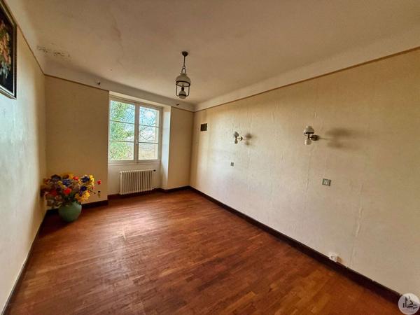 Maison avec Vue 16hectares et dépendances