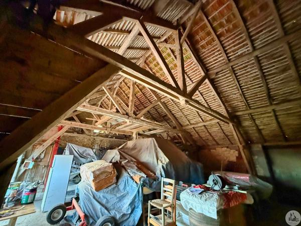Maison avec Vue 16hectares et dépendances