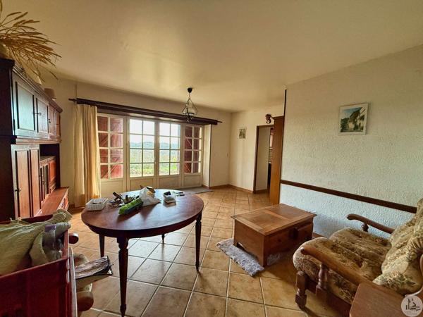 Maison avec Vue 16hectares et dépendances