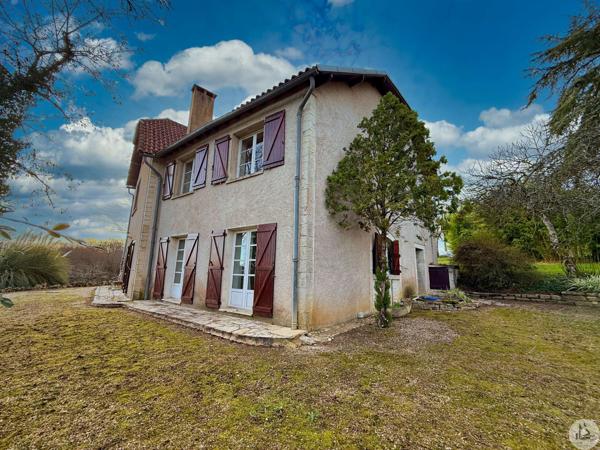 Maison avec Vue 16hectares et dépendances