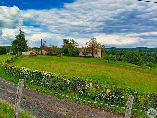 Maison avec Vue 16hectares et dépendances