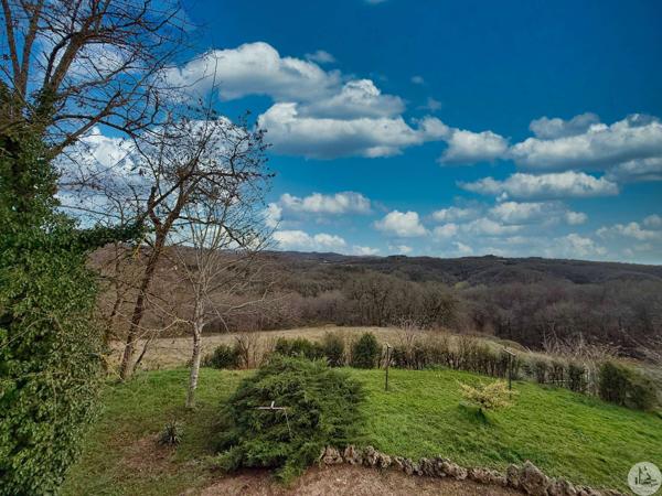 Maison avec Vue 16hectares et dépendances