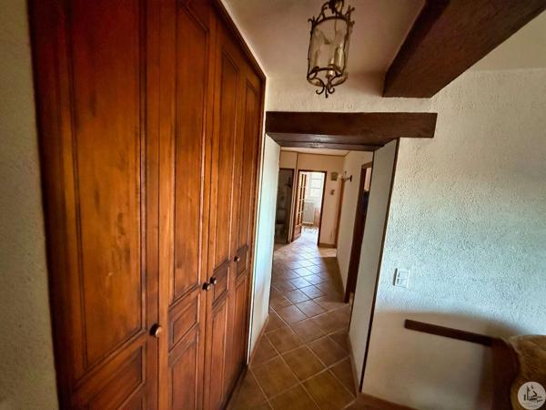 Maison avec Vue 16hectares et dépendances