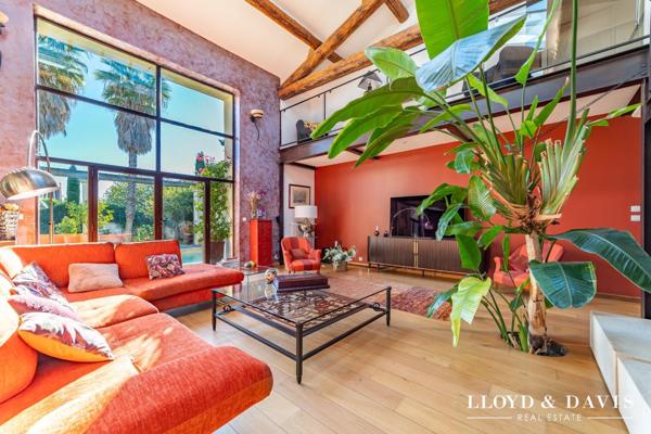 Ancien Chai totalement rénové avec dépendances