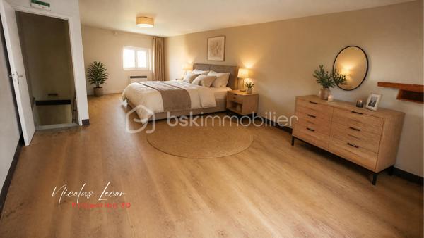 À Blet, découvrez cet ensemble immobilier d’environ 235 m², composé de deux logements disposant chacun de leur entrée indépendante, de leur propre extérieur et de leur garage.
Un bien qui offre de nombreuses possibilités, aussi bien pour un investissement locatif que pour un projet familial, une résidence principale avec logement indépendant, ou encore une activité de location saisonnière sous réserve des autorisations nécessaires.

- Le premier logement d'environ 165 m², se présente comme une maison avec terrasse et jardin. Elle dispose au rez-de-chaussée de plusieurs volumes généreux, d'une cuisine, de deux chambres, d'une salle d'eau avec double douche et WC. À l'étage, une vaste pièce bénéficie également d'un accès à une terrasse.

- Le second logement, un appartement d'environ 71 m², accessible par une entrée totalement indépendante se compose d'un dégagement, d'une cuisine, d'une pièce de vie donnant sur une terrasse, de deux chambres ainsi que d'une salle de bains avec WC.

Deux garages complètent l'ensemble, soit un garage pour chacun des logements.

Chaque logement dispose par ailleurs de son propre compteur d'eau et de son propre compteur électrique, permettant une séparation des consommations entre les deux parties.

L'ensemble nécessite d'importants travaux de rénovation afin de retrouver un niveau d'habitabilité satisfaisant, notamment concernant l'installation électrique et l'assainissement, ainsi que différents travaux de rénovation intérieure et le mode de chauffage.

La configuration et les volumes permettent toutefois d'envisager une réorganisation complète des espaces. 
Certaines pièces pourraient notamment être transformées en chambres supplémentaires selon le projet envisagé.

Avec ses deux logements indépendants, ses deux garages, ses terrasses et son jardin, ce bien constitue une base intéressante pour un projet de rénovation et de valorisation.

À découvrir pour celles et ceux à la recherche d'un bien offrant de beaux volumes et un véritable potentiel après rénovation.
