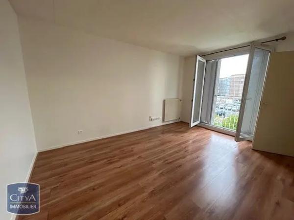 Appartement à louer 1 pièce 22.46m² Évry-Courcouronnes (91000)