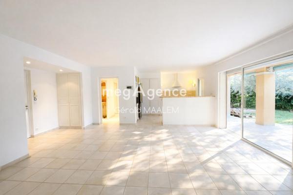 Appartement à COGOLIN, 83310 - 3 pièces 93m²