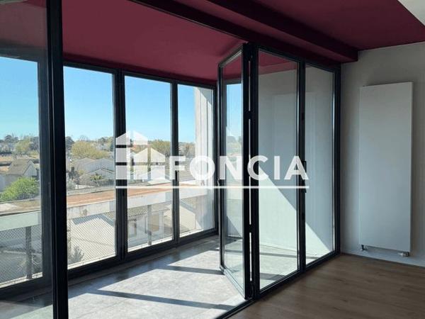 Location Appartement 4 pièces 153.1 m² - 23 AVENUE GEORGES CLEMENCEAU Cenon 33150