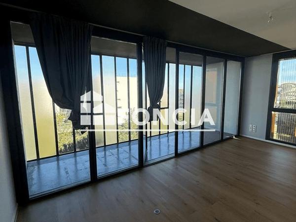 Location Appartement 4 pièces 153.1 m² - 23 AVENUE GEORGES CLEMENCEAU Cenon 33150